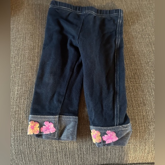 5/$20 Baby girls top and pants set - Picture 3 of 4